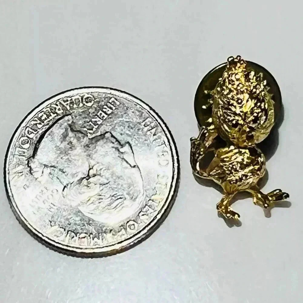 Vintage Easter Chick Brooch Lapel Pin Gold Tone Jewelry - Angry Chicken - Picture 3 of 3